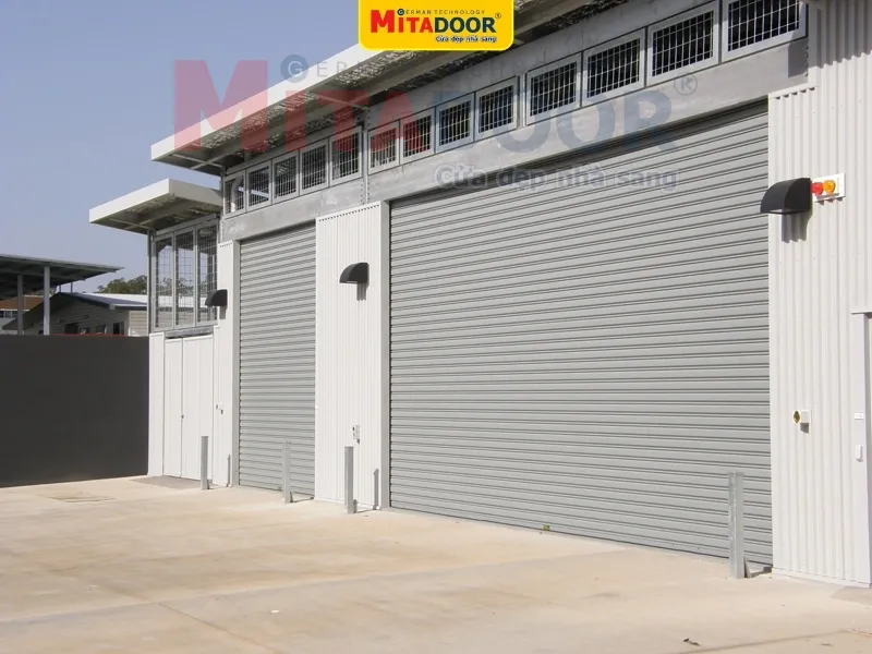 Cửa cuốn thép sơn tĩnh điện Mitadoor dày 9 dem chuyên dùng cho nhà kho, xưởng, gara