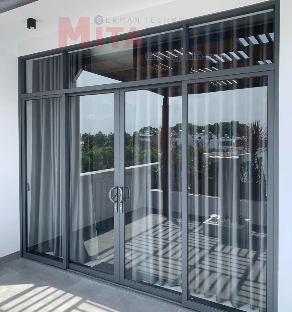 cửa đi mở l&ugrave;a hệ nh&ocirc;m Mitadoor XF93