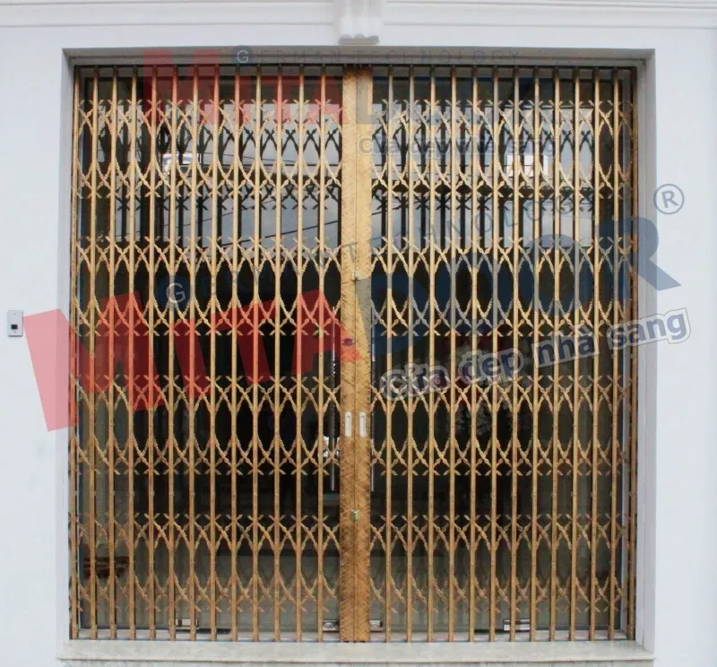 Sửa cửa k&eacute;o hoa văn cổ S9 sang trọng