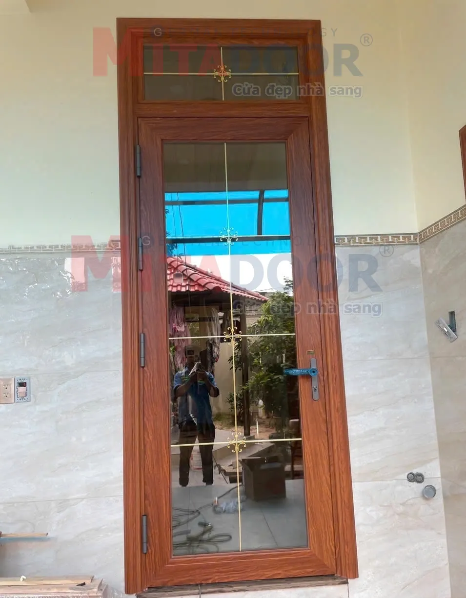 Cửa nh&ocirc;m k&iacute;nh 1 c&aacute;nh Mitadoor sang trọng, tối ưu kh&ocirc;ng gian