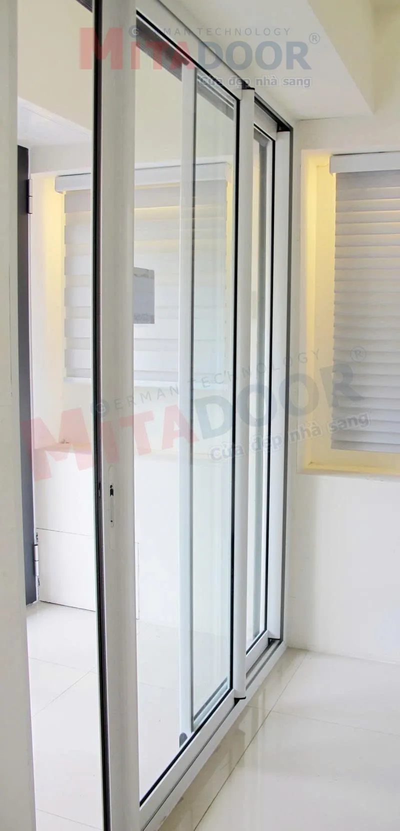 Cửa l&ugrave;a ST96 với 2 ray c&aacute;ch &acirc;m, c&aacute;ch nhiệt v&agrave; chống thấm hiệu quả