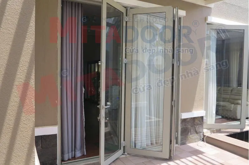 Tối ưu kh&ocirc;ng gian, tiết kiệm diện t&iacute;ch với cửa xếp trượt Mitadoor