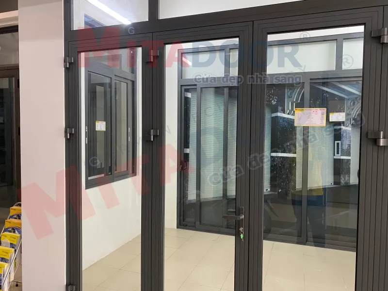 Hệ cửa Mitadoor DP với lớp sơn tĩnh điện cao cấp gi&uacute;p giữ m&agrave;u bền m&agrave;u