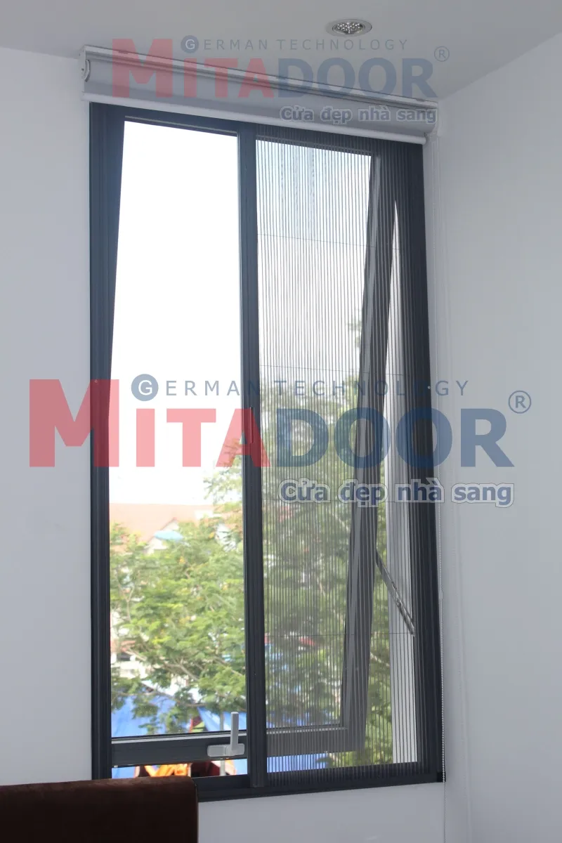 Cửa sổ mở hất hệ nh&ocirc;m Mitadoor DP c&aacute;ch &acirc;m, c&aacute;ch nhiệt v&agrave; tr&aacute;nh mưa tạt hiệu quả