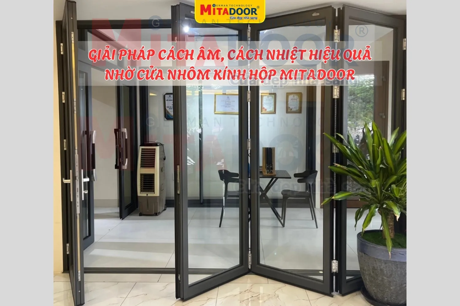 Cửa nh&ocirc;m k&iacute;nh xếp trượt vận h&agrave;nh &ecirc;m &aacute;i, sử dụng vật liệu k&iacute;nh hộp với khả năng c&aacute;ch &acirc;m, c&aacute;ch nhiệt vượt trội