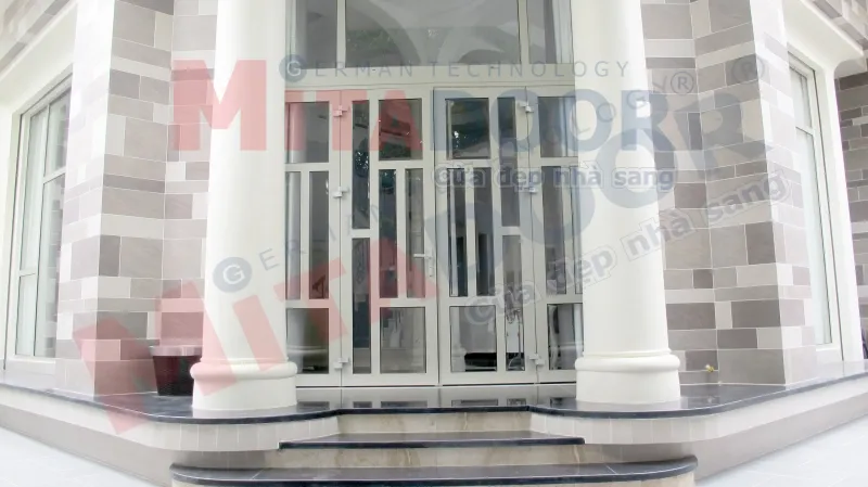 Cửa nh&ocirc;m k&iacute;nh Mitadoor cao cấp c&aacute;ch &acirc;m, c&aacute;ch nhiệt v&agrave; chống thấm hiệu quả, được nhiều chủ đầu tư ưa chuộng