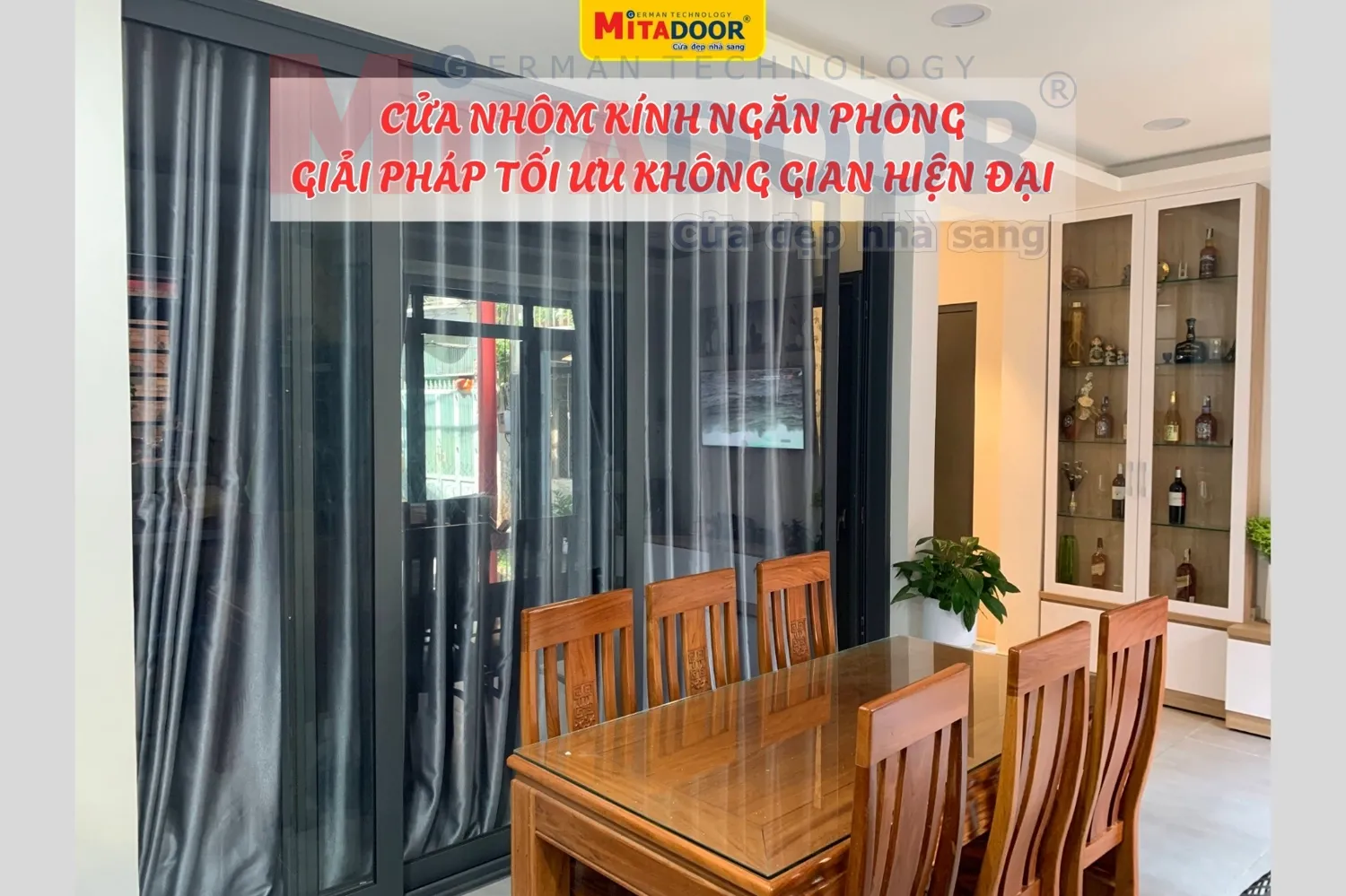 Cửa nh&ocirc;m k&iacute;nh ngăn ph&ograve;ng gi&uacute;p mở rộng kh&ocirc;ng gian, đồng thời mang lại t&iacute;nh tiện nghi cho c&ocirc;ng tr&igrave;nh