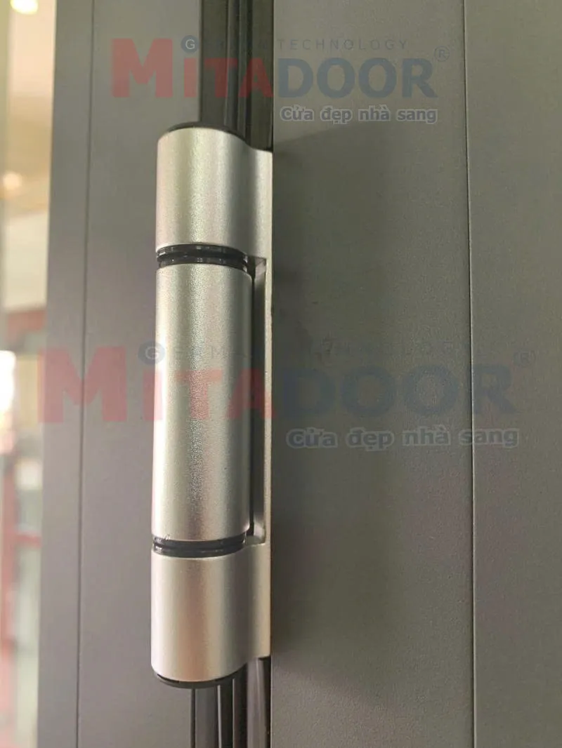Bản lề cửa xếp trượt chắc chắn, gi&uacute;p cửa đ&oacute;ng mở dễ d&agrave;ng, &ecirc;m &aacute;i