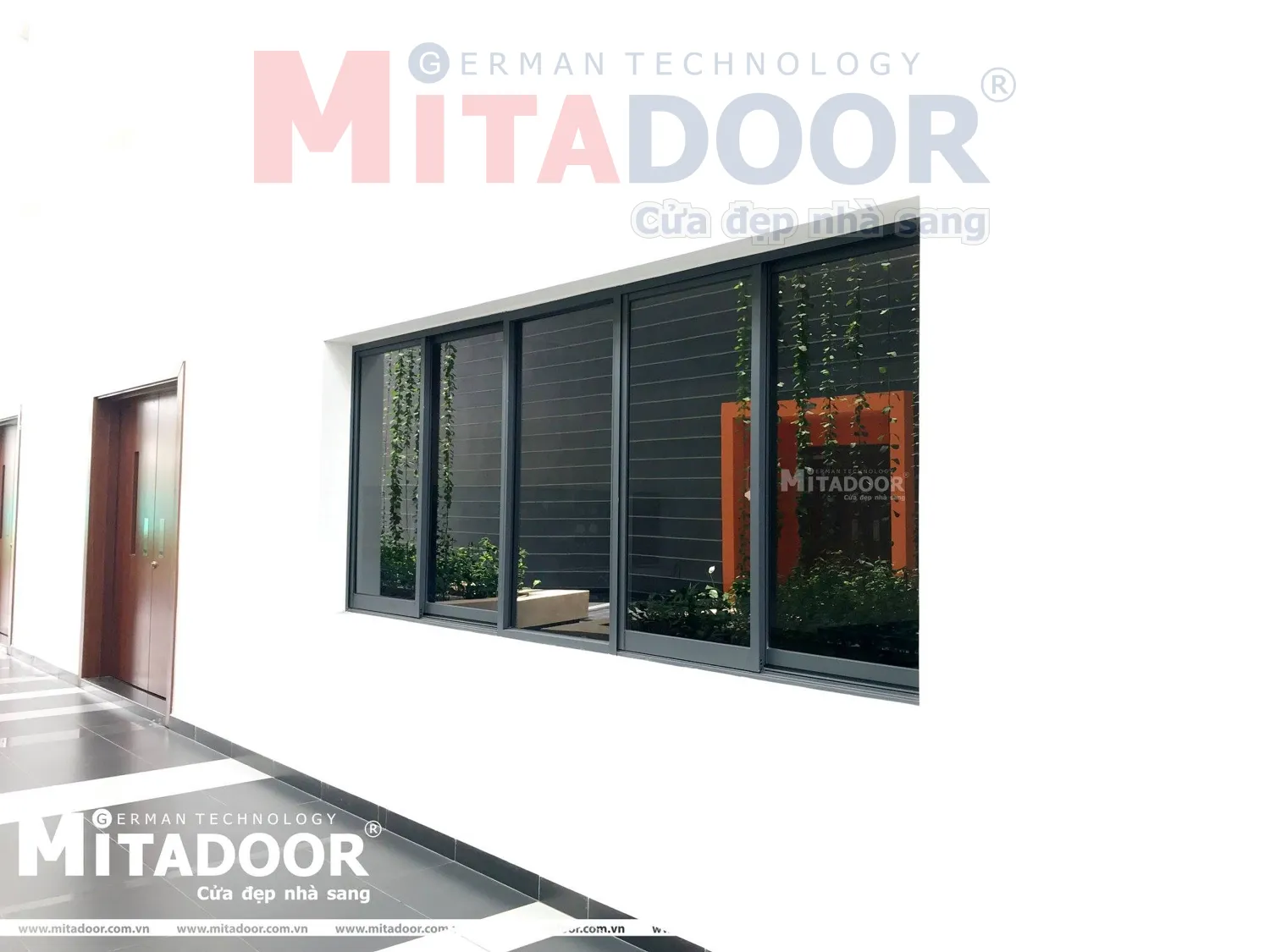 Bố tr&iacute; hệ thống cửa sổ l&ugrave;a Mitadoor đồng bộ cao cấp gi&uacute;p mang lại kh&ocirc;ng gian th&ocirc;ng tho&aacute;ng, n&acirc;ng tầm thẩm mỹ cho c&aacute;c c&ocirc;ng tr&igrave;nh văn ph&ograve;ng hiện đại