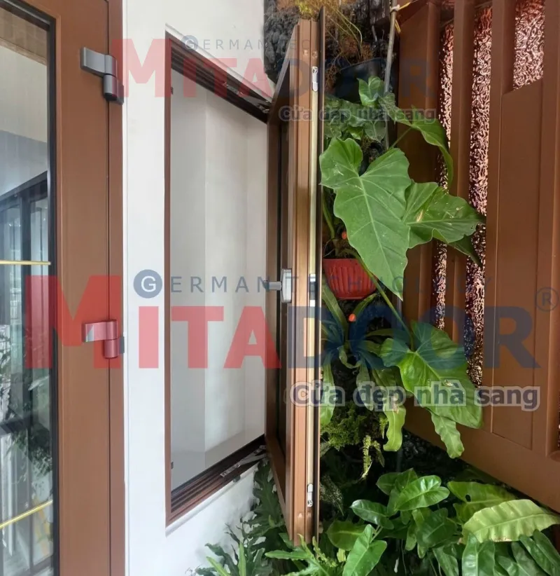 Cửa sổ mở quay hệ ST68 hợp phong thủy, đ&oacute;n t&agrave;i lộc