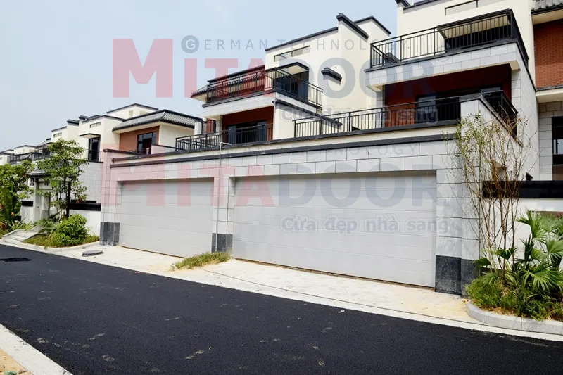 Công trình cửa trượt trần Mitadoor Garage công nghệ Đức không có ô sáng