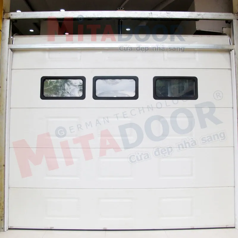 Công trình cửa trượt trần Mitadoor Garage công nghệ Đức có ô sáng