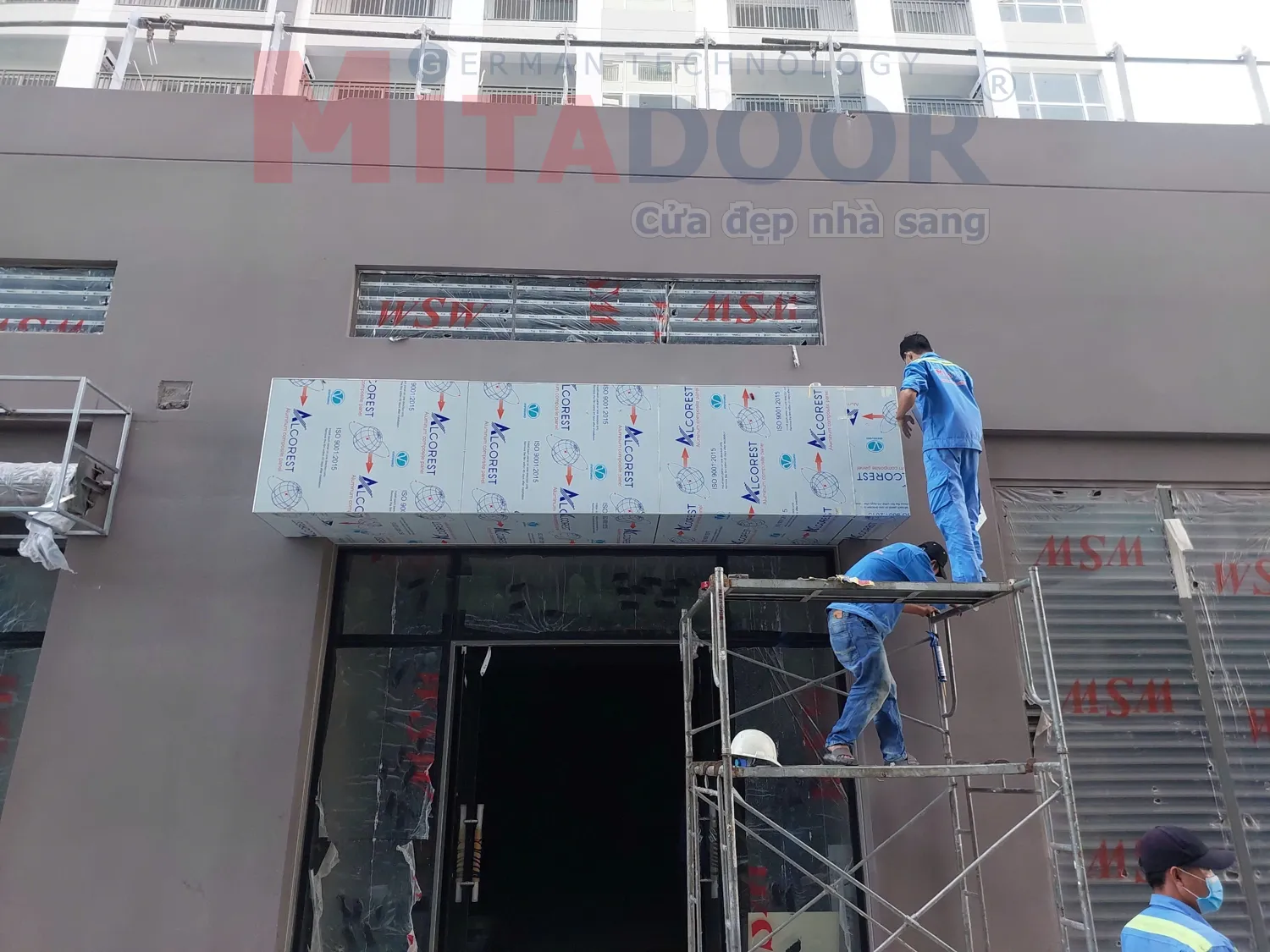 Hộp kỹ thuật cửa cuốn khung sắt, bề mặt alu
