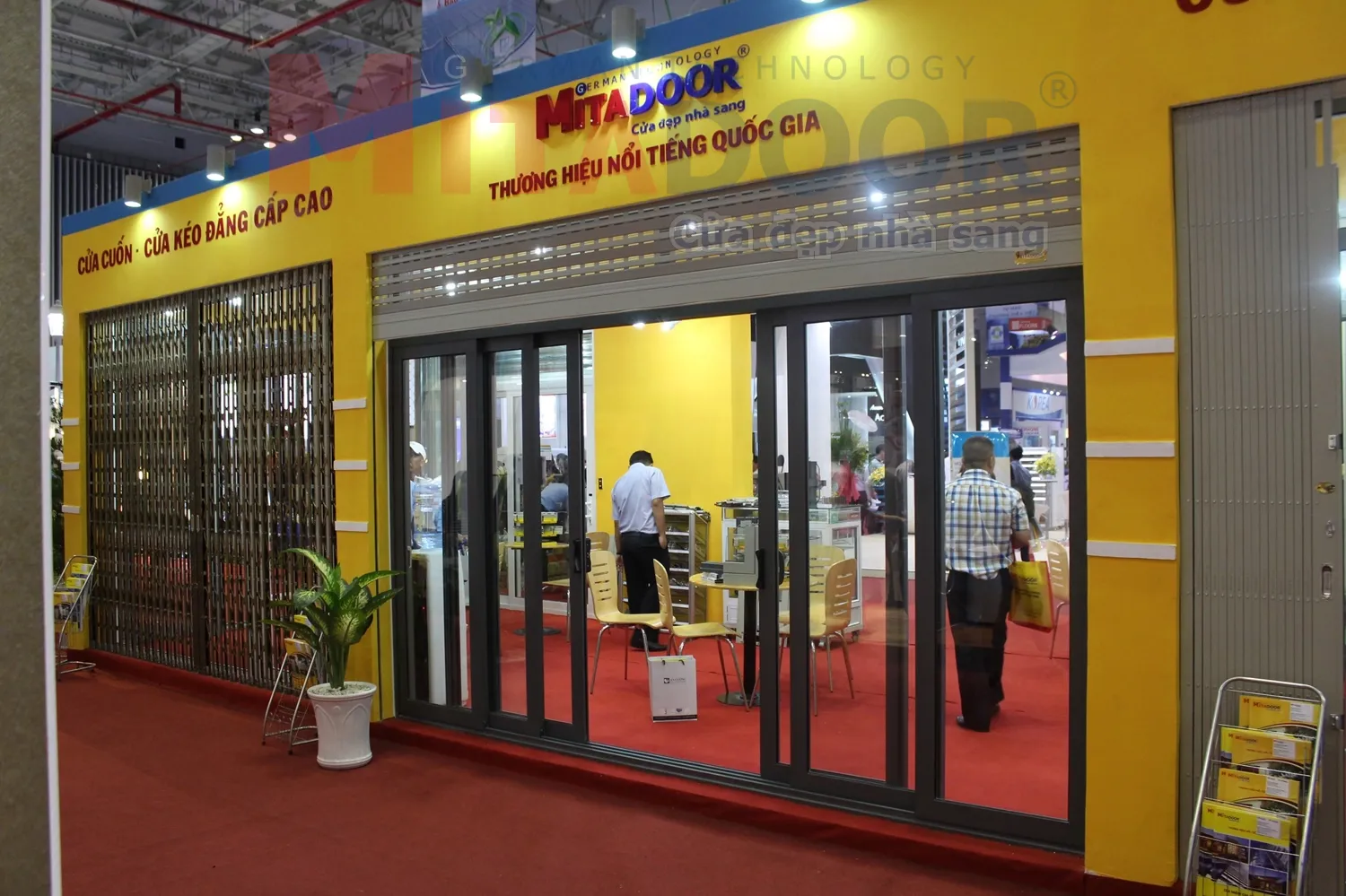 Mitadoor với hơn 30 năm kinh nghiệm long lĩnh vực cửa, đồng h&agrave;ng c&ugrave;ng Qu&yacute; Kh&aacute;ch h&agrave;ng kiến tạo n&ecirc;n kh&ocirc;ng gian thẩm mỹ v&agrave; tiện nghi