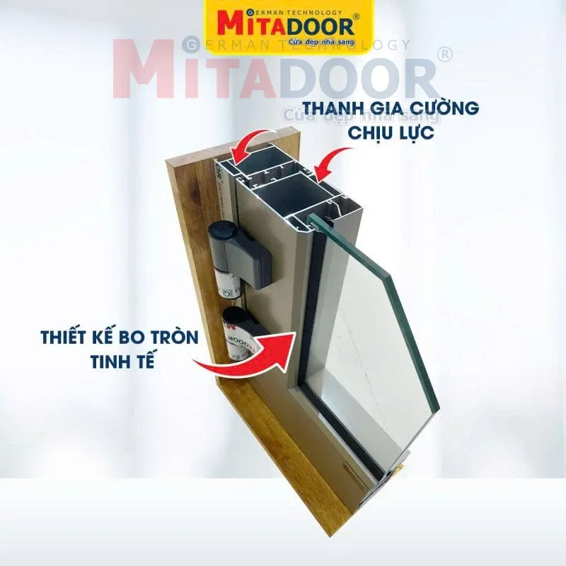 Cửa đi mở quay ST68 Mitadoor với profile nh&ocirc;m chất lượng c&oacute; t&iacute;ch hợp thanh gia cường chịu lực gi&uacute;p cửa vận h&agrave;nh chắc chắn