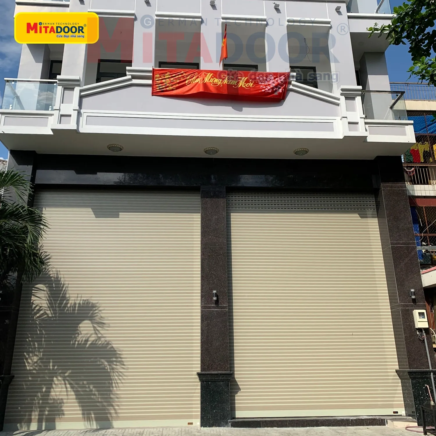 Lắp đặt cửa cuốn Mitadoor uy tín, chuẩn kỹ thuật, đảm bảo an toàn và thẩm mỹ