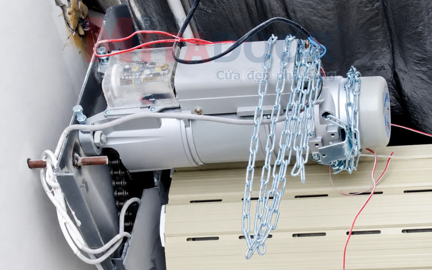 Motor ngo&agrave;i