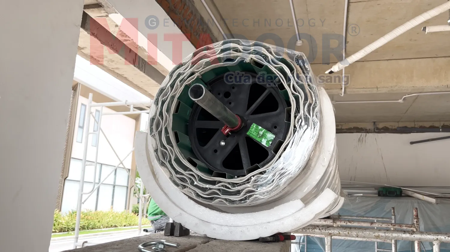 Motor trong của cửa cuốn tấm liền
