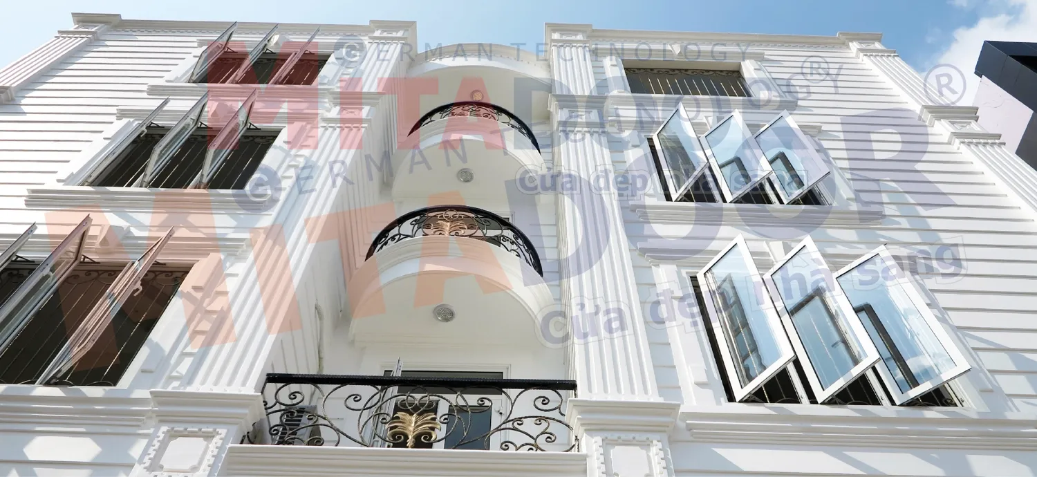 Cửa nh&ocirc;m k&iacute;nh Mitadoor được sản xuất theo quy tr&igrave;nh quản l&yacute; chất lượng ISO 9001:2015 đảm bảo sản phẩm vận h&agrave;nh &ecirc;m &aacute;i v&agrave; bền chắc