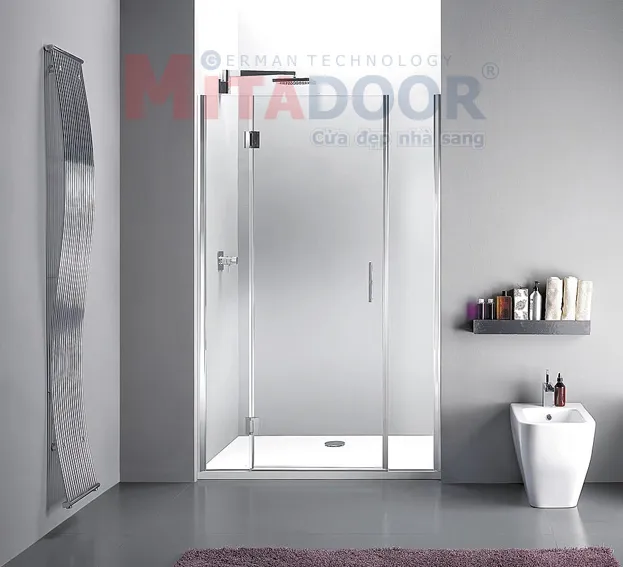 Phòng tắm kính thẳng nối liền hai vách tường mang lại vẻ đẹp tối giản, liền mạch và sang trọng cho kiến trúc tổng thể