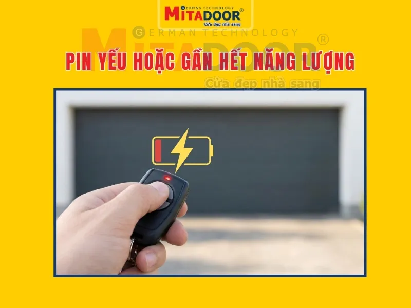 Pin remote cửa cuốn bị yếu hoặc hết năng lượng khiến cửa mở kh&ocirc;ng l&ecirc;n