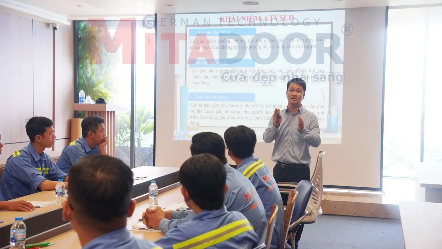 Tổng quan kh&aacute;i niệm An To&agrave;n Vệ Sinh Lao Động